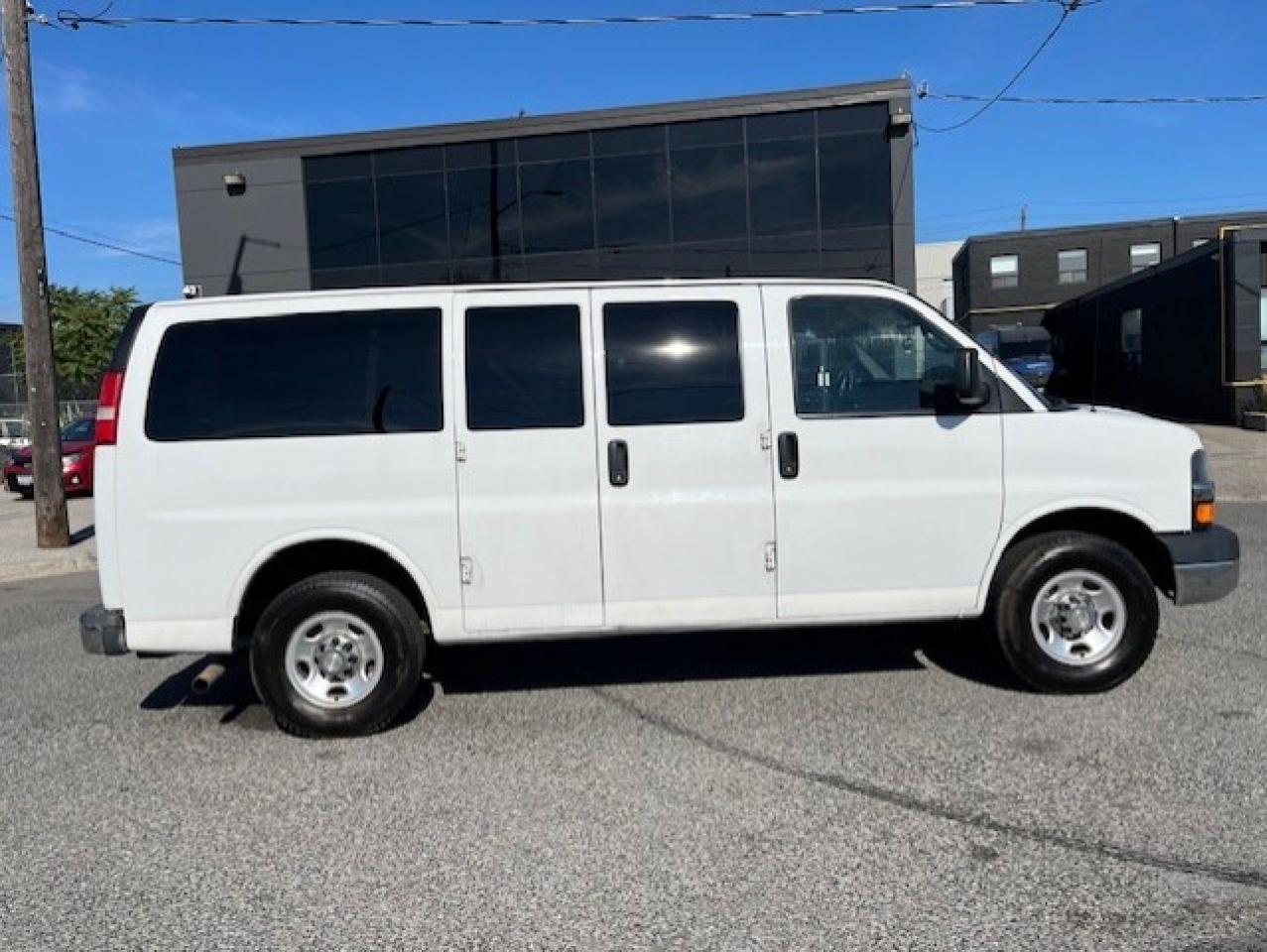 2015 Chevrolet Express Passenger 2500 LT **12 PASSENGER-NEW BRAKES-TIRES-CERTIFIED* Photo