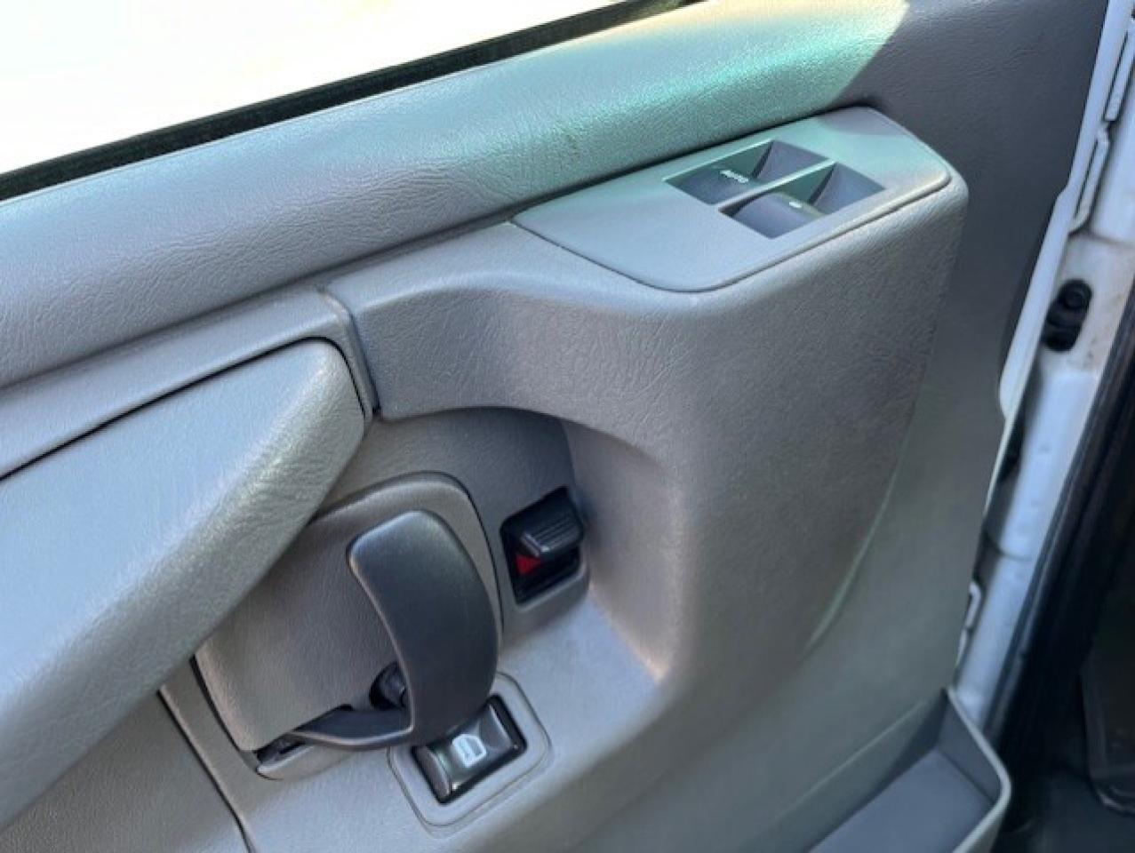 2015 Chevrolet Express Passenger 2500 LT **12 PASSENGER-NEW BRAKES-TIRES-CERTIFIED* Photo