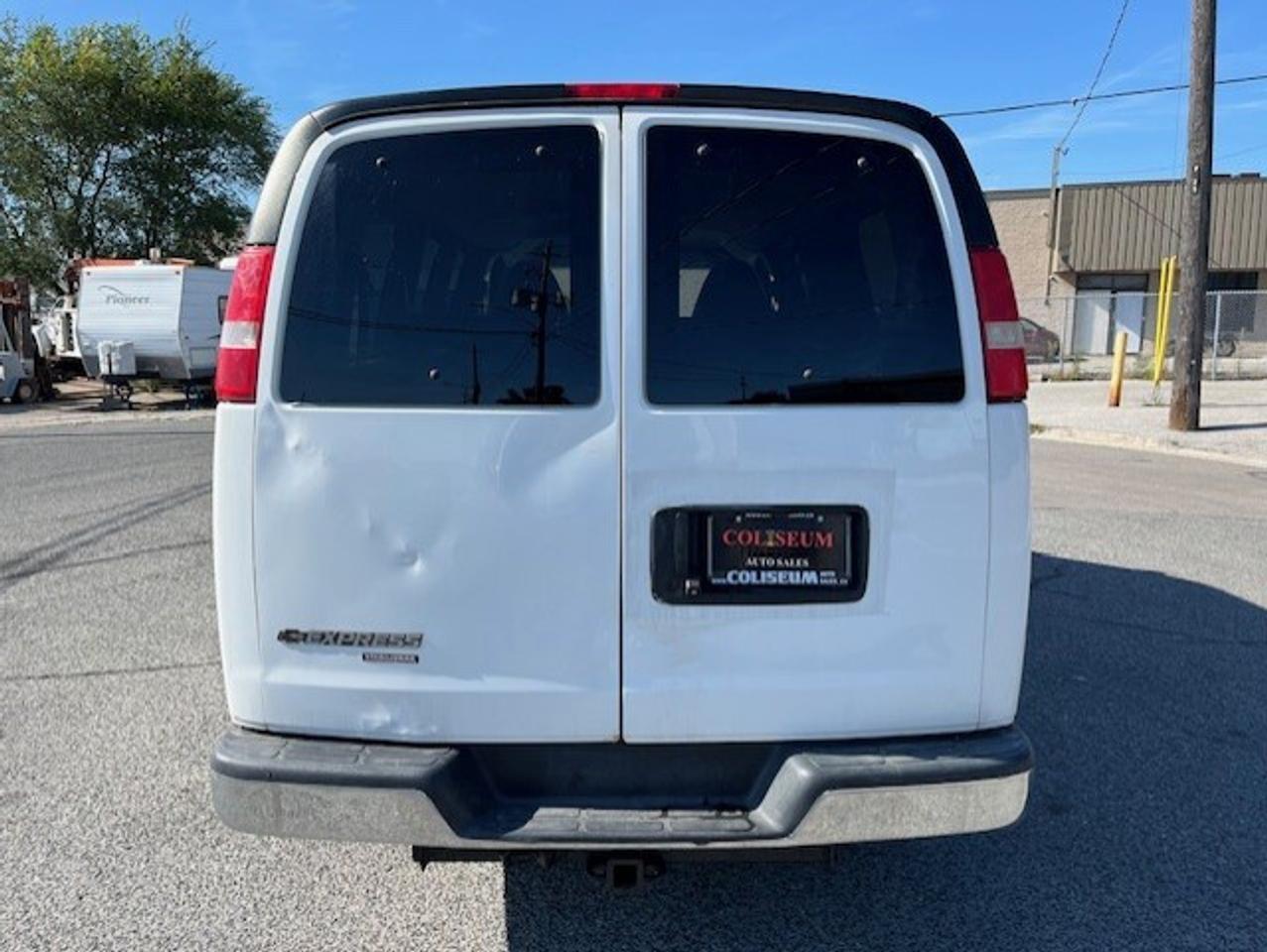 2015 Chevrolet Express Passenger 2500 LT **12 PASSENGER-NEW BRAKES-TIRES-CERTIFIED* Photo