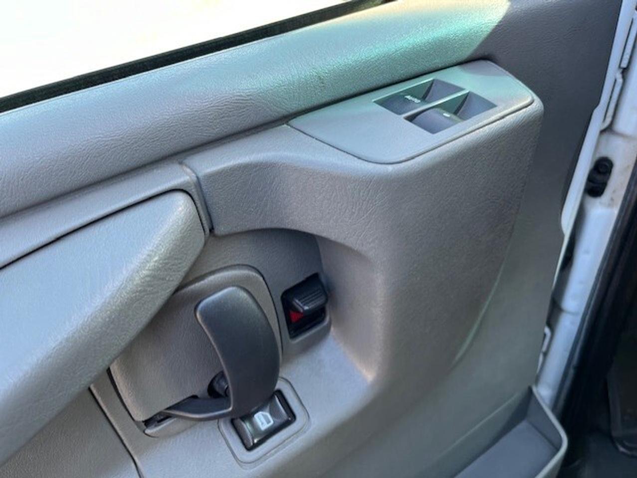 2015 Chevrolet Express Passenger 2500 LT **12 PASSENGER-NEW BRAKES-TIRES-CERTIFIED* Photo