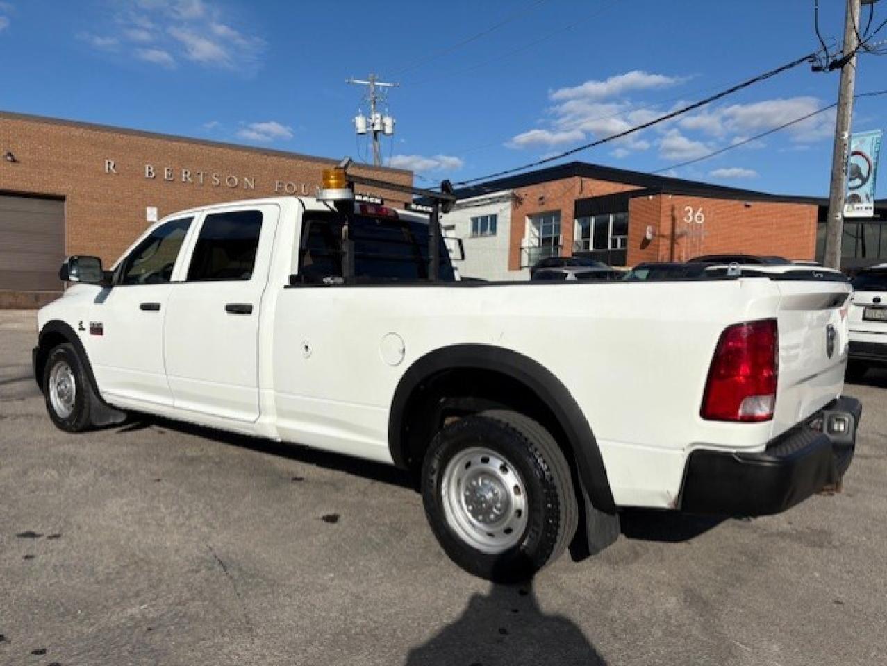 2011 RAM 2500 6.7L CUMMINS DIESEL-CREW CAB-LONG BOX-ONLY 91KM!! Photo