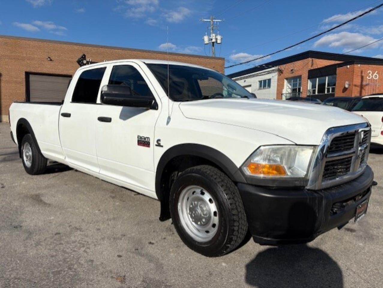 2011 RAM 2500 6.7L CUMMINS DIESEL-CREW CAB-LONG BOX-ONLY 91KM!! Photo