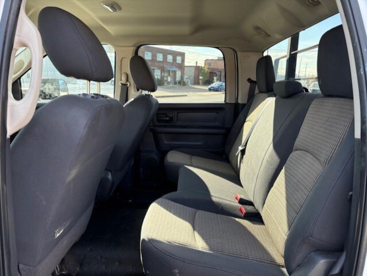 2011 RAM 2500 6.7L CUMMINS DIESEL-CREW CAB-LONG BOX-ONLY 91KM!! Photo