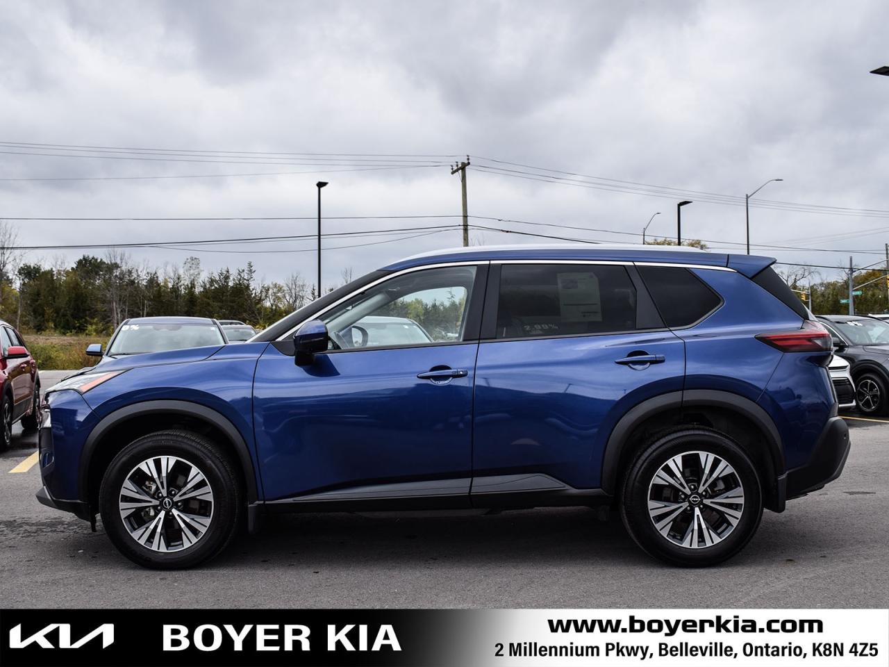 2023 Nissan Rogue SV Moonroof Panoramic Sunroof Photo4