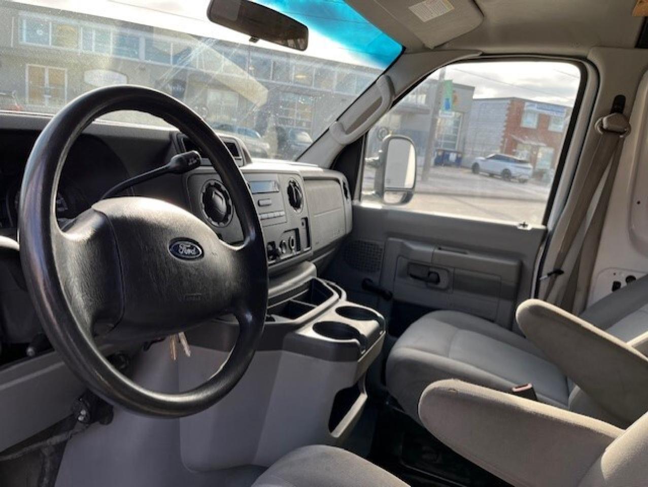 2012 Ford Econoline E-250 EXTENDEDDD 4.6L V8 CERTIFIED-5 TO CHOOSE!! Photo