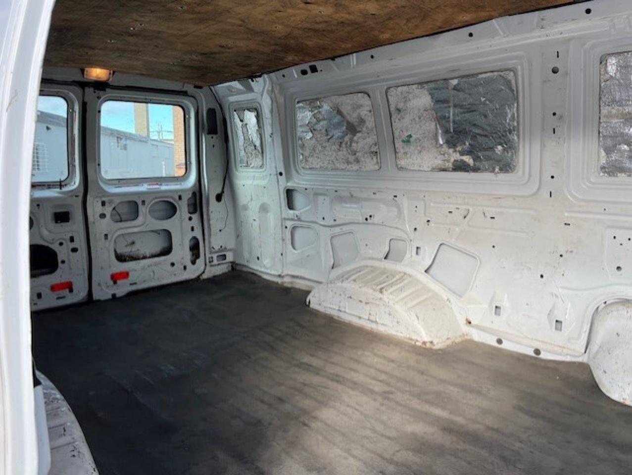 2012 Ford Econoline E-250 EXTENDEDDD 4.6L V8 CERTIFIED-5 TO CHOOSE!! Photo