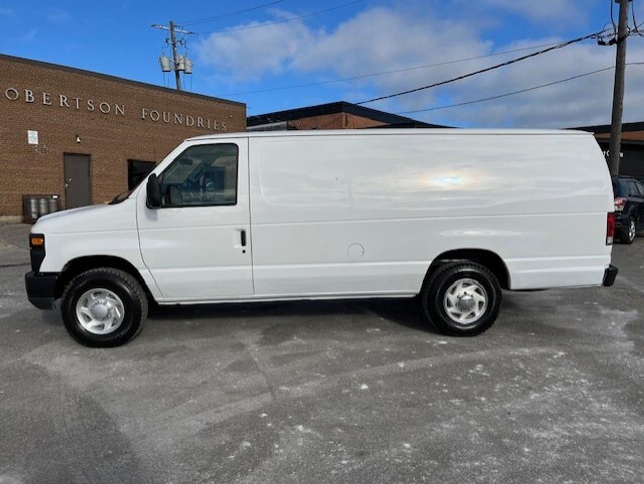 2012 Ford Econoline E-250 EXTENDEDDD 4.6L V8 CERTIFIED-5 TO CHOOSE!! Photo2