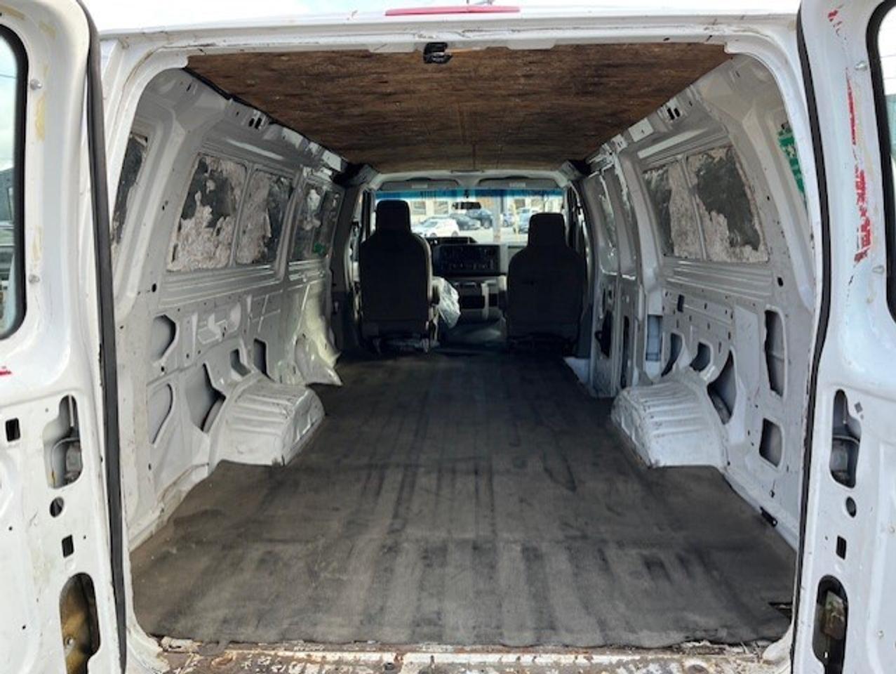 2012 Ford Econoline E-250 EXTENDEDDD 4.6L V8 CERTIFIED-5 TO CHOOSE!! Photo