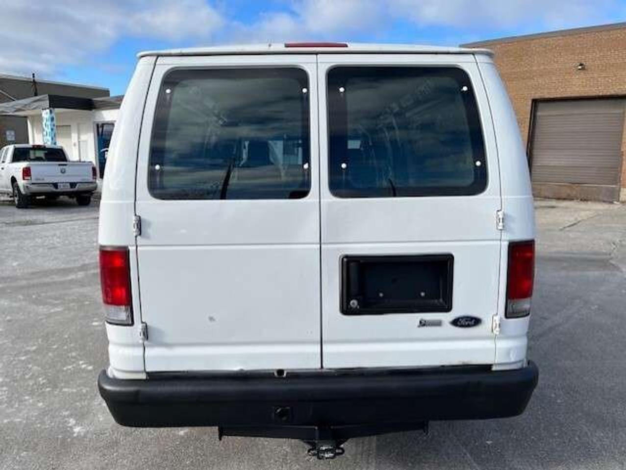 2012 Ford Econoline E-250 EXTENDEDDD 4.6L V8 CERTIFIED-5 TO CHOOSE!! Photo4