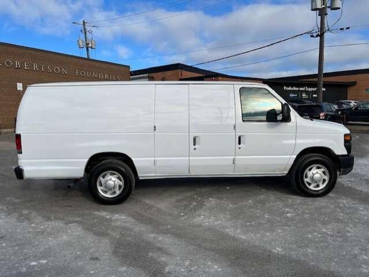 2012 Ford Econoline E-250 EXTENDEDDD 4.6L V8 CERTIFIED-5 TO CHOOSE!! Photo