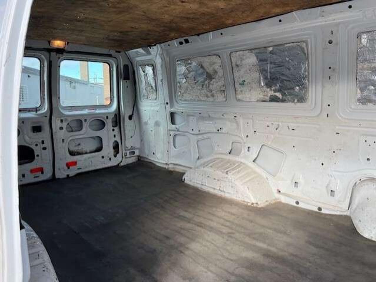 2012 Ford Econoline E-250 EXTENDEDDD 4.6L V8 CERTIFIED-5 TO CHOOSE!! Photo
