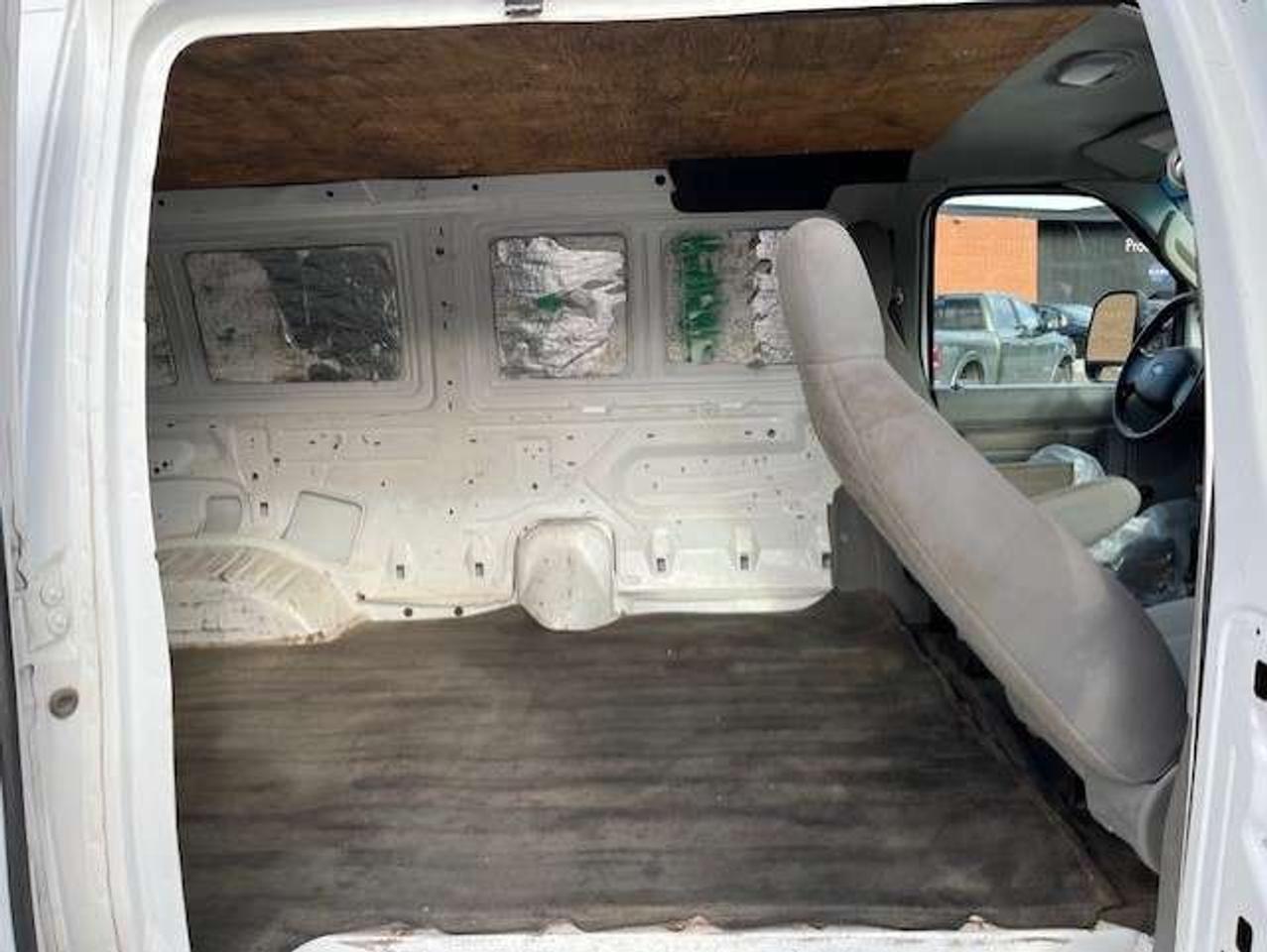 2012 Ford Econoline E-250 EXTENDEDDD 4.6L V8 CERTIFIED-5 TO CHOOSE!! Photo