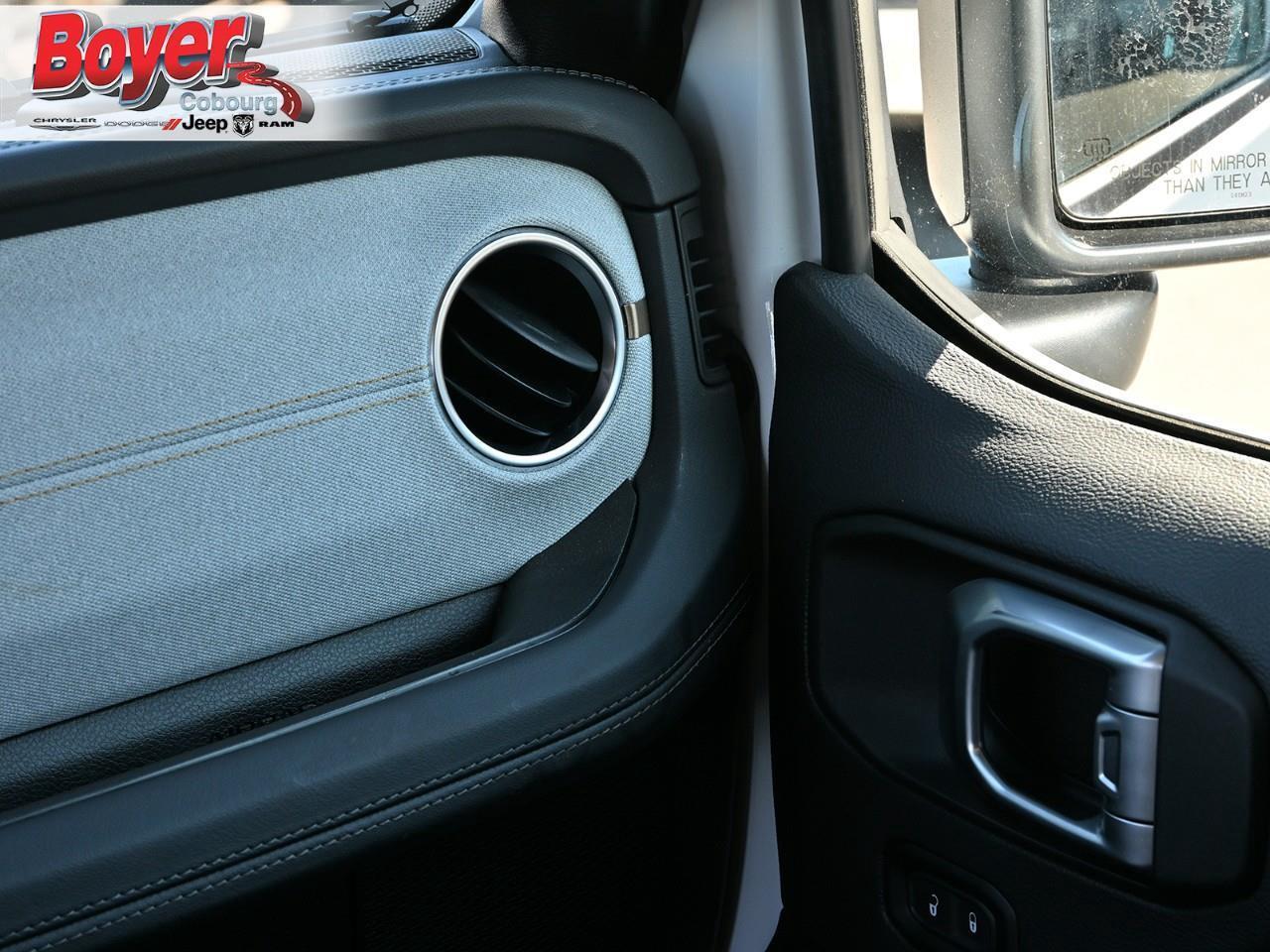 2024 Jeep Wrangler Sahara Photo