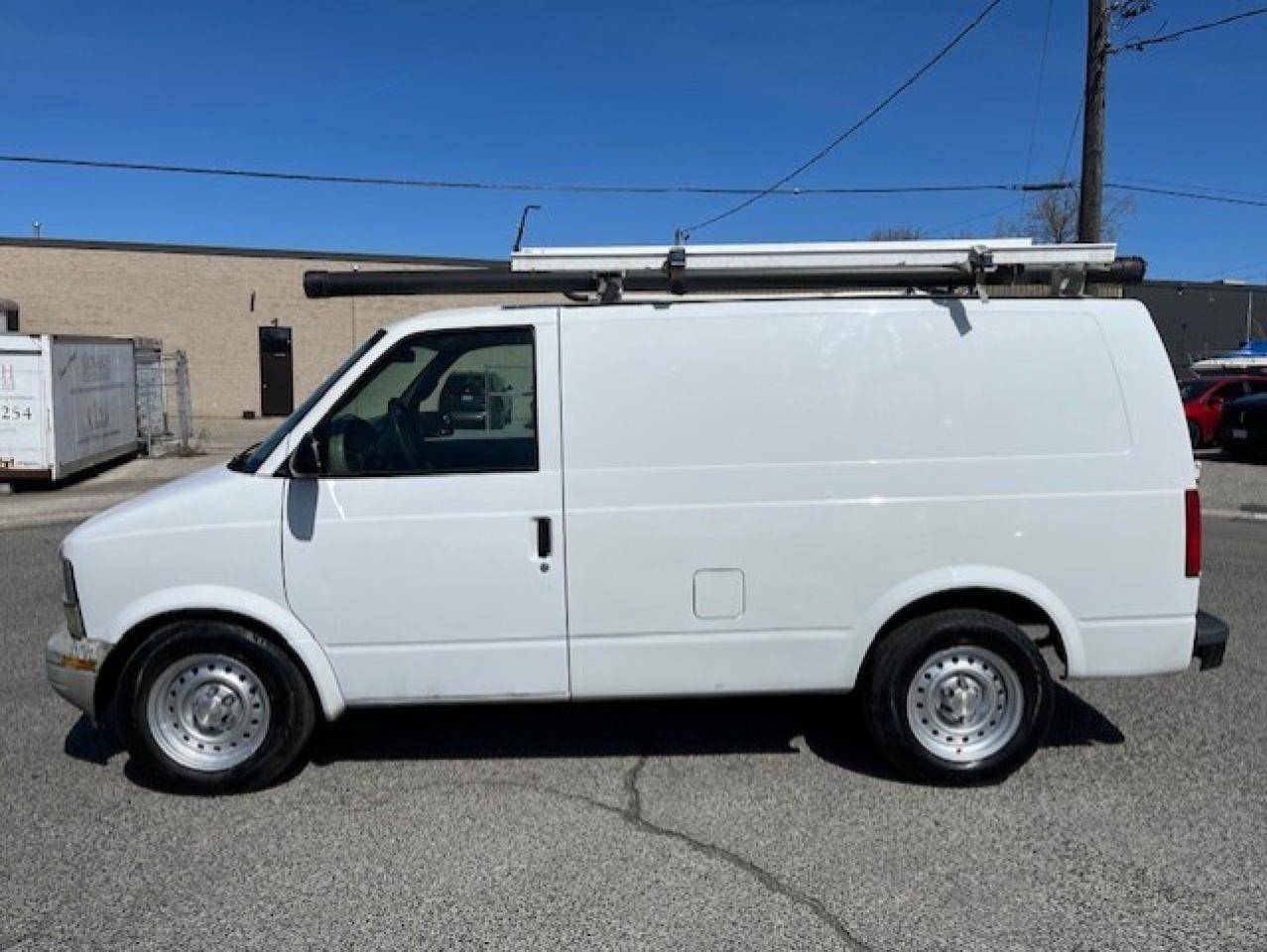 2005 GMC Safari CARGO VAN-LADDER RACKS-DIVIDER-SHELVES-NO WINDOWS Photo