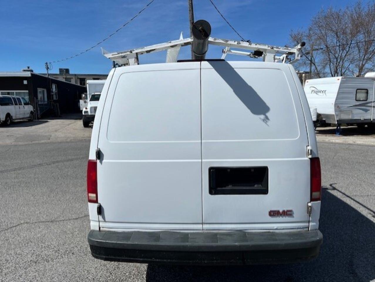 2005 GMC Safari CARGO VAN-LADDER RACKS-DIVIDER-SHELVES-NO WINDOWS Photo3