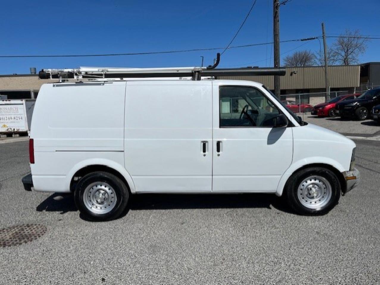 2005 GMC Safari CARGO VAN-LADDER RACKS-DIVIDER-SHELVES-NO WINDOWS Photo
