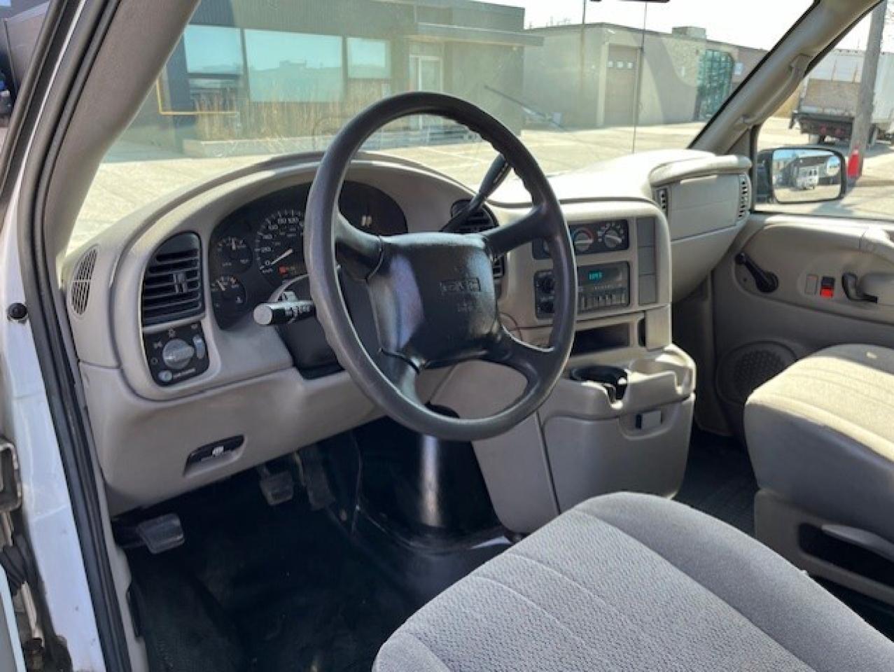 2005 GMC Safari CARGO VAN-LADDER RACKS-DIVIDER-SHELVES-NO WINDOWS Photo