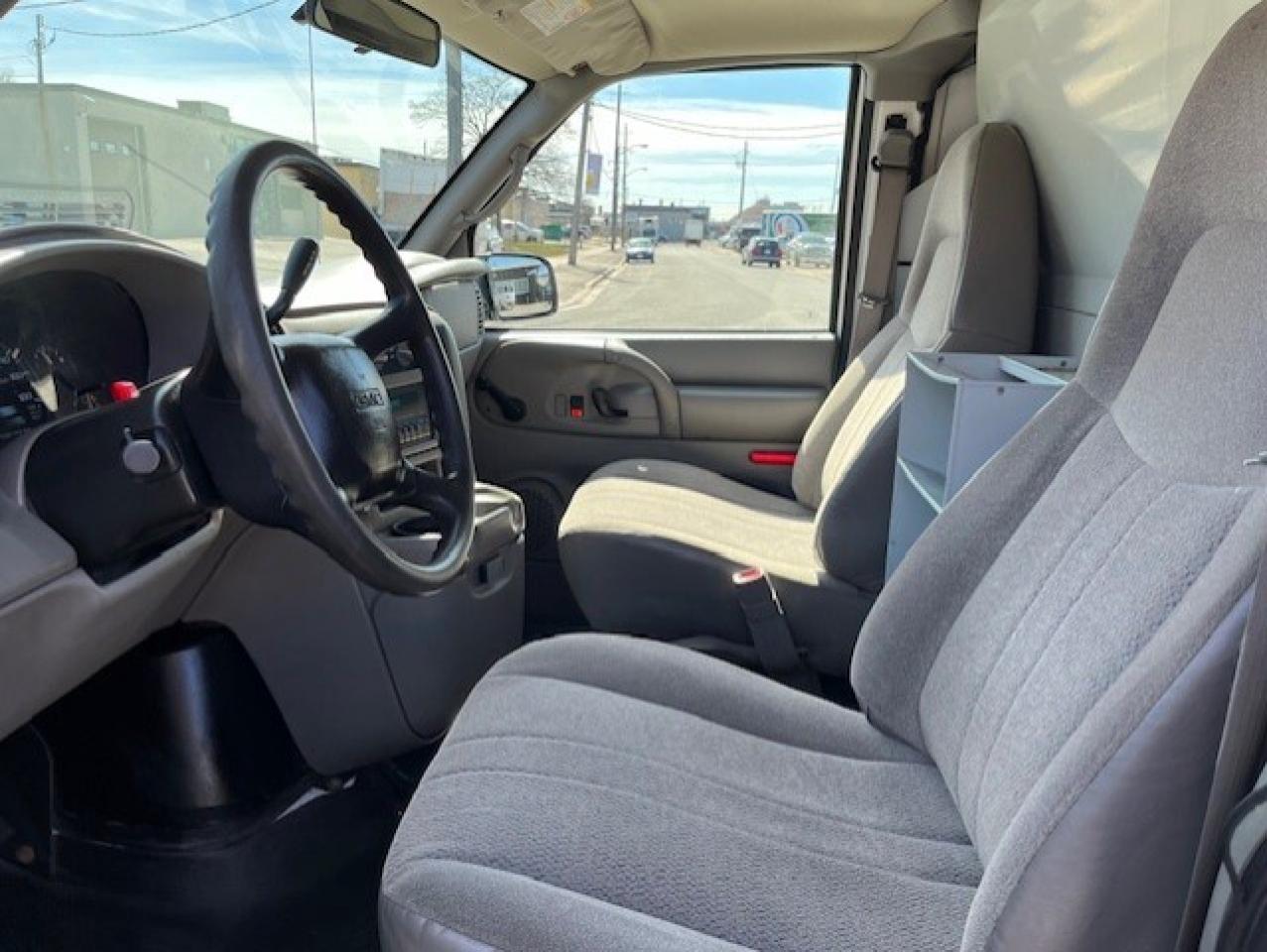 2005 GMC Safari CARGO VAN-LADDER RACKS-DIVIDER-SHELVES-NO WINDOWS Photo