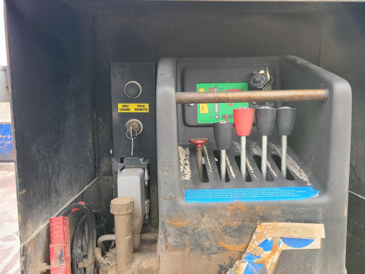 2010 Ford F-550 DIESEL-11FT DEL DUMP BOX-MAXILIFT CRANE-ONLY 116KM Photo