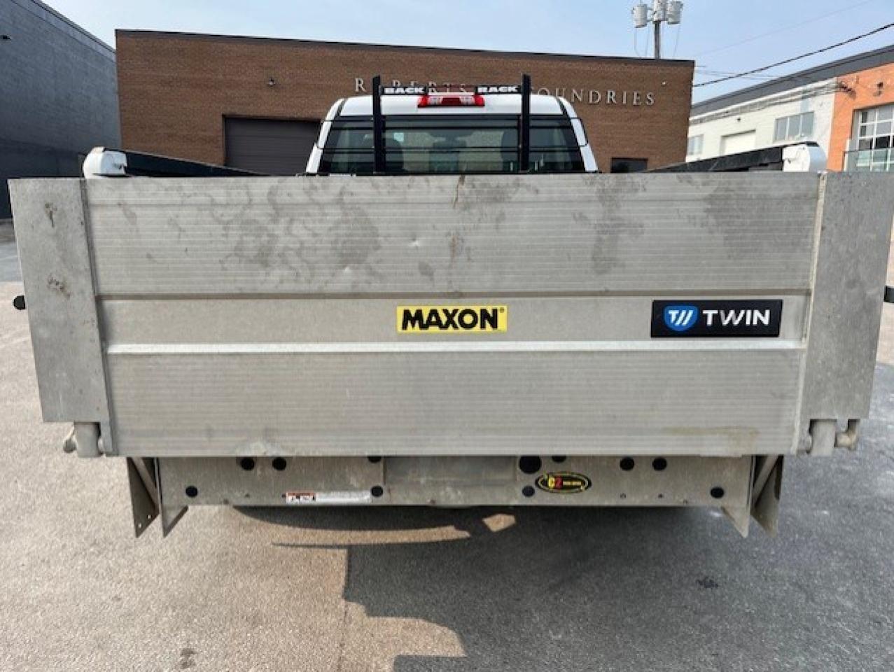 2022 Chevrolet Silverado 1500 LTD 2 DOOR-REGULAR CAB-8 FT LONG BOX-MAXON P/LIFTGATE! Photo3