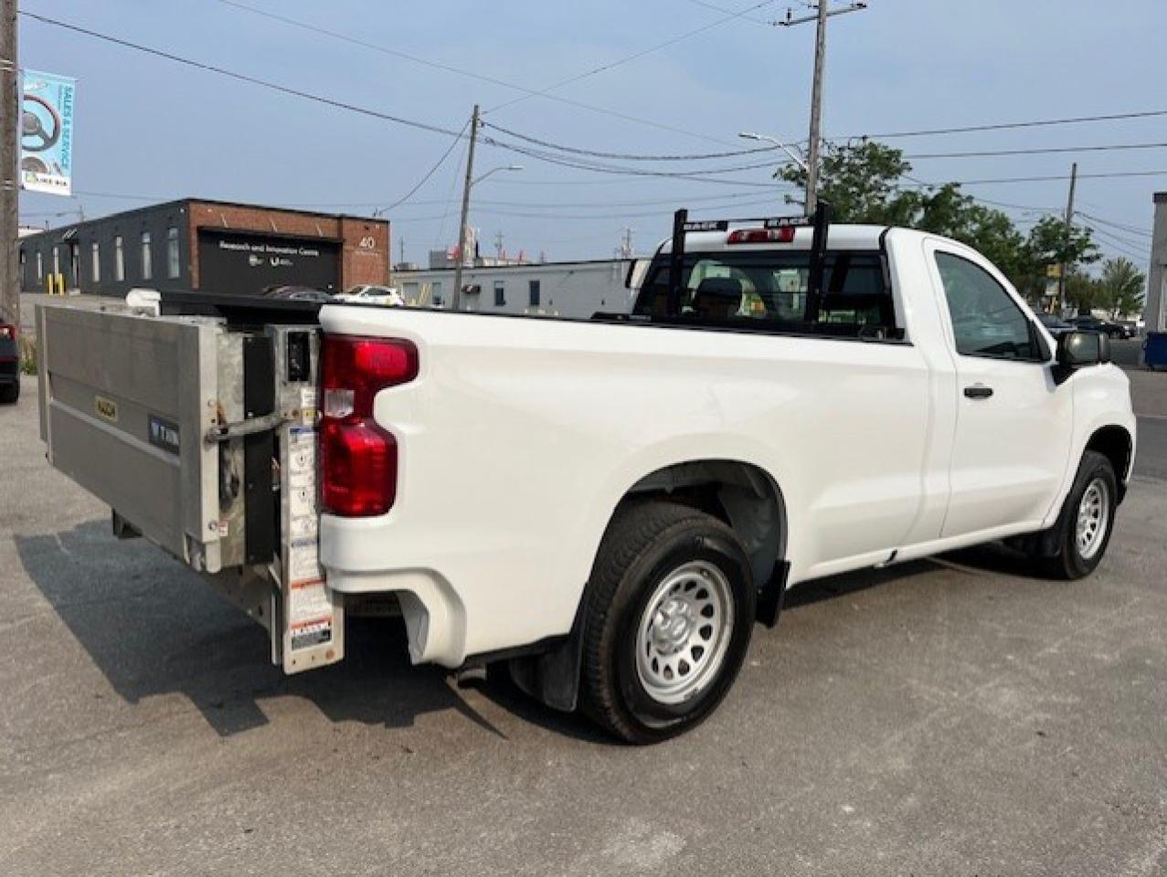 2022 Chevrolet Silverado 1500 LTD 2 DOOR-REGULAR CAB-8 FT LONG BOX-MAXON P/LIFTGATE! Photo4