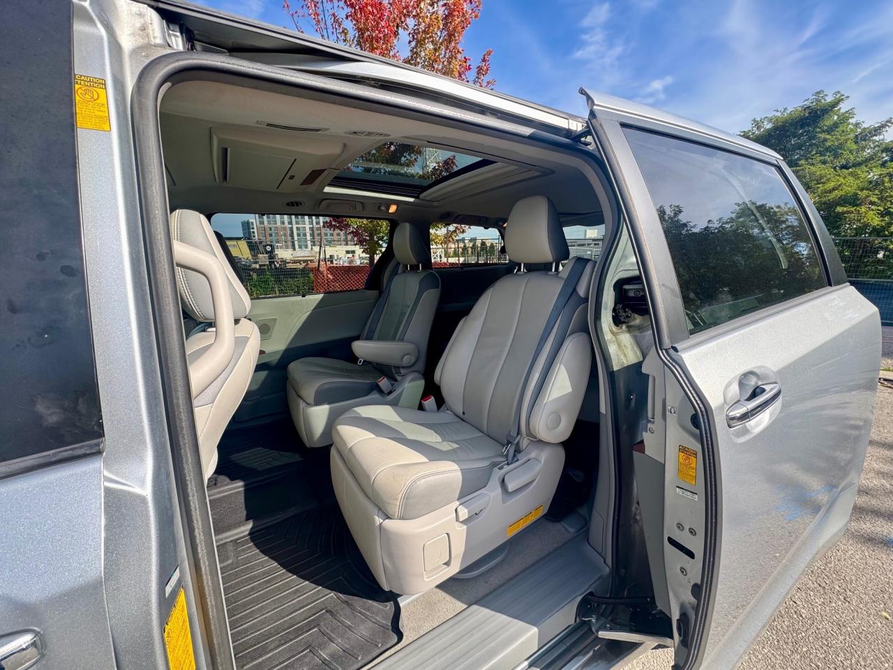 2014 Toyota Sienna XLE LIMITED 7-Pass FWD Certified NoAccidents FullS Photo