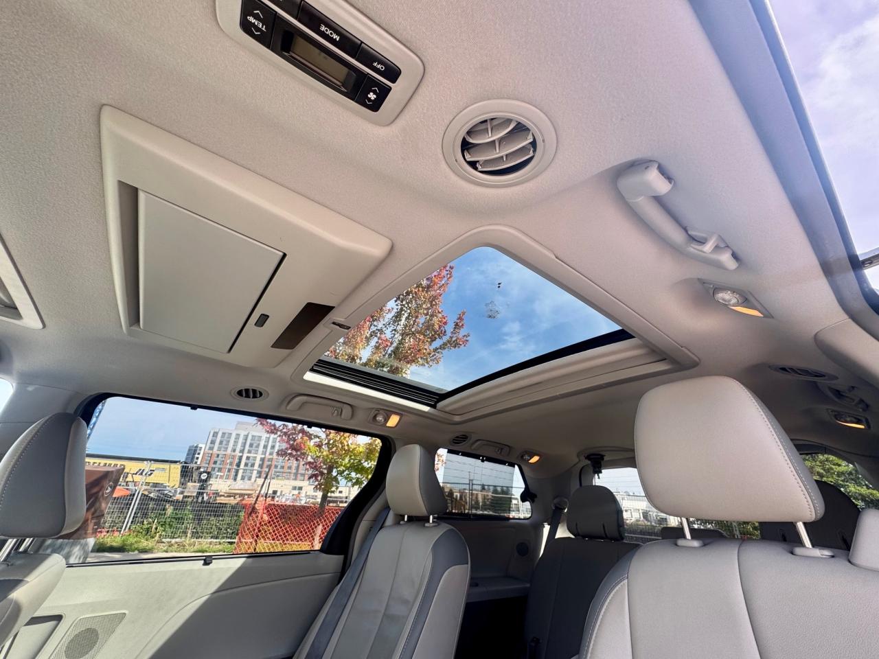 2014 Toyota Sienna XLE LIMITED 7-Pass FWD Certified NoAccidents FullS Photo