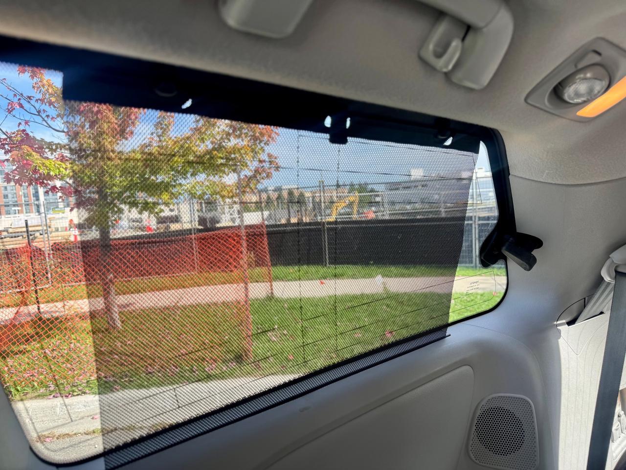 2014 Toyota Sienna XLE LIMITED 7-Pass FWD Certified NoAccidents FullS Photo