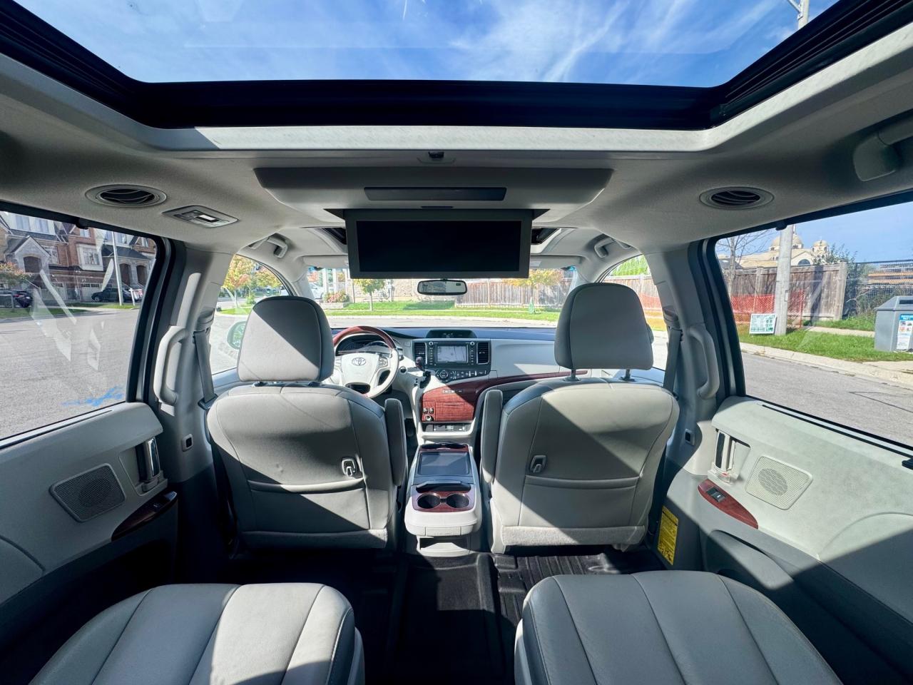 2014 Toyota Sienna XLE LIMITED 7-Pass FWD Certified NoAccidents FullS Photo