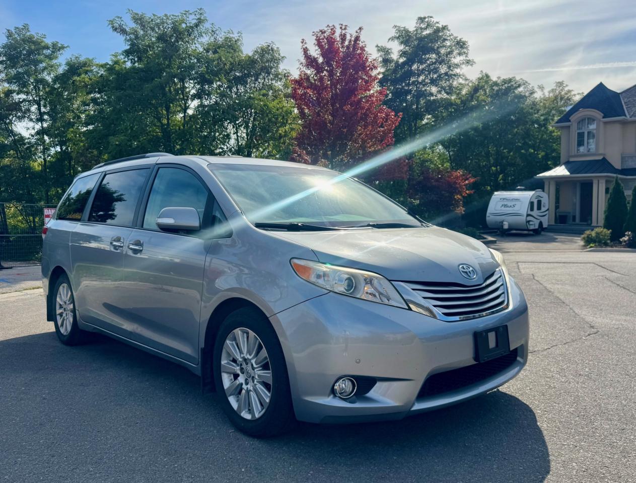 2014 Toyota Sienna XLE LIMITED 7-Pass FWD Certified NoAccidents FullS Photo