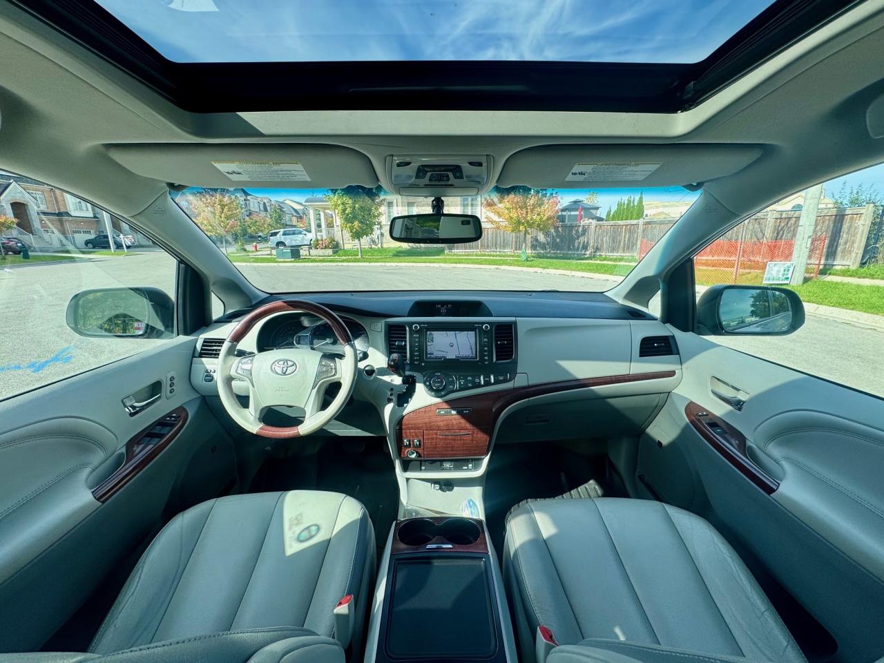 2014 Toyota Sienna XLE LIMITED 7-Pass FWD Certified NoAccidents FullS Photo