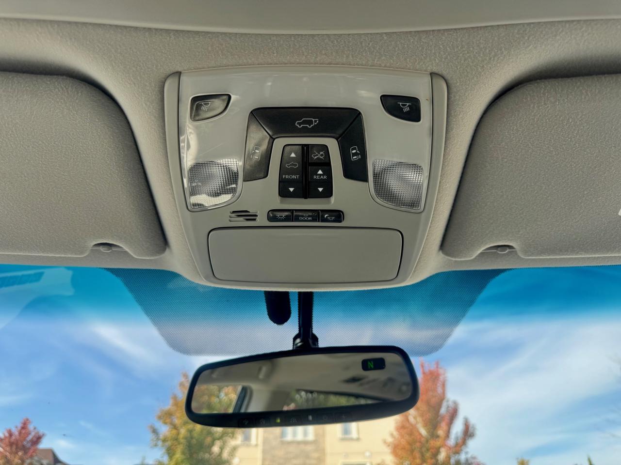 2014 Toyota Sienna XLE LIMITED 7-Pass FWD Certified NoAccidents FullS Photo