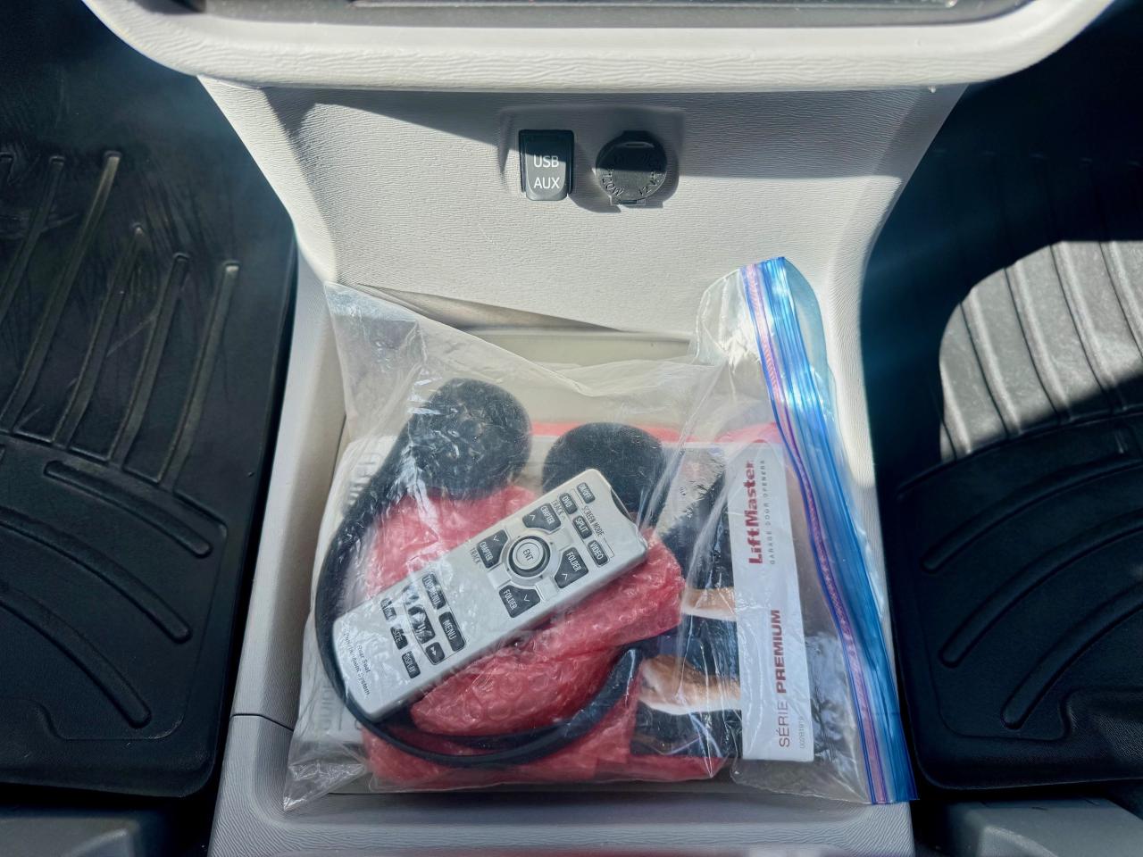 2014 Toyota Sienna XLE LIMITED 7-Pass FWD Certified NoAccidents FullS Photo