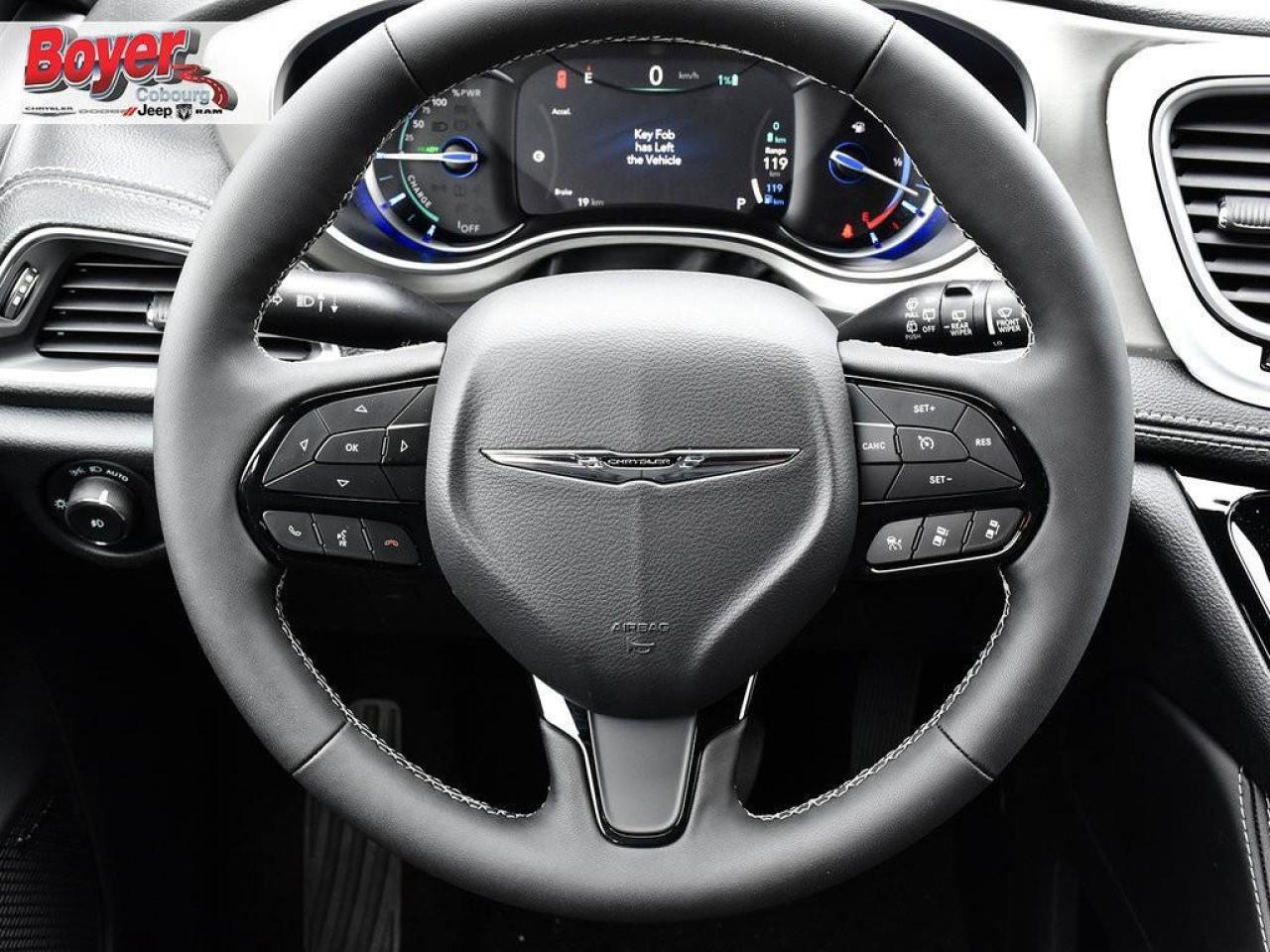 2024 Chrysler Pacifica Hybrid Select Photo