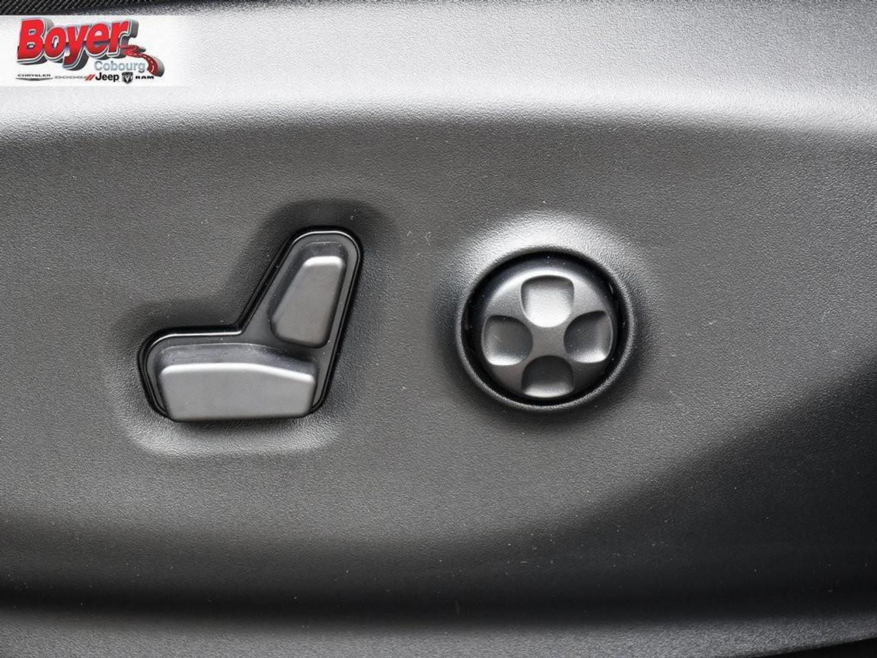 2024 Chrysler Pacifica Hybrid Select WAS MSRP $75293 SAFETYTEC VENTILATED FRONT Photo