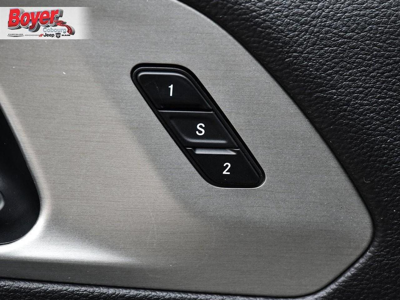 2024 Chrysler Pacifica Hybrid Select WAS MSRP $75293 SAFETYTEC VENTILATED FRONT Photo