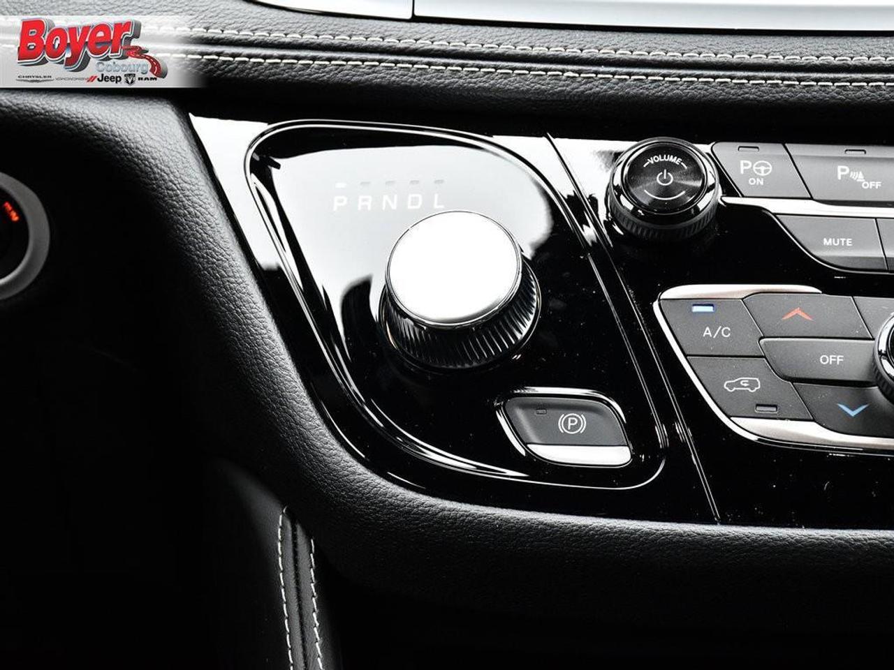 2024 Chrysler Pacifica Hybrid Select WAS MSRP $75293 SAFETYTEC VENTILATED FRONT Photo