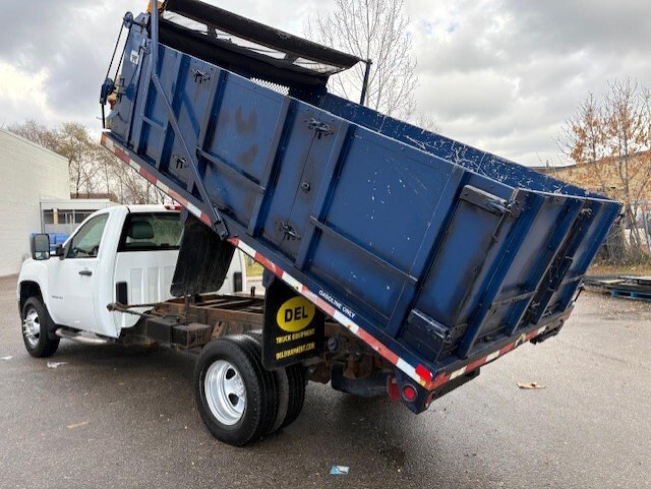 2014 GMC Sierra 3500HD REGULAR CAB **12 FOOT DEL DUMP BOX-ONLY 97,000KM** Photo