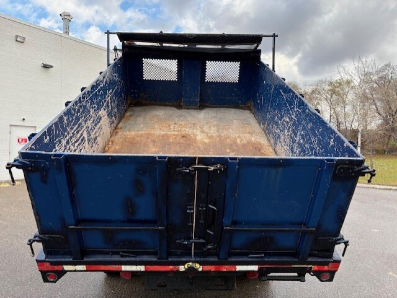 2014 GMC Sierra 3500HD REGULAR CAB **12 FOOT DEL DUMP BOX-ONLY 97,000KM** Photo