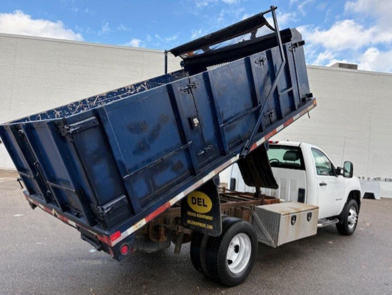 2014 GMC Sierra 3500HD REGULAR CAB **12 FOOT DEL DUMP BOX-ONLY 97,000KM** Photo