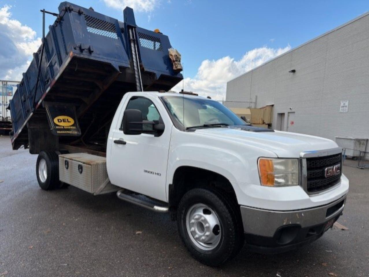 2014 GMC Sierra 3500HD REGULAR CAB **12 FOOT DEL DUMP BOX-ONLY 97,000KM** Photo