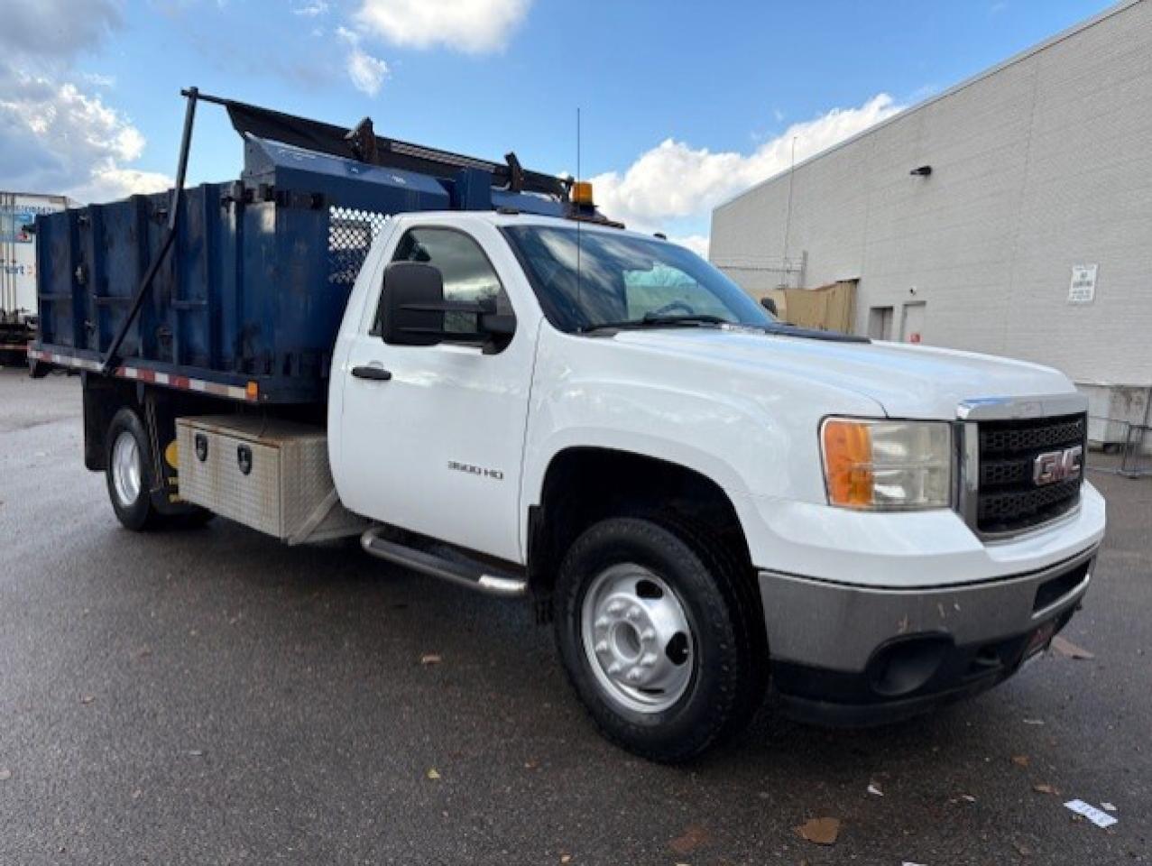 2014 GMC Sierra 3500HD REGULAR CAB **12 FOOT DEL DUMP BOX-ONLY 97,000KM** Photo