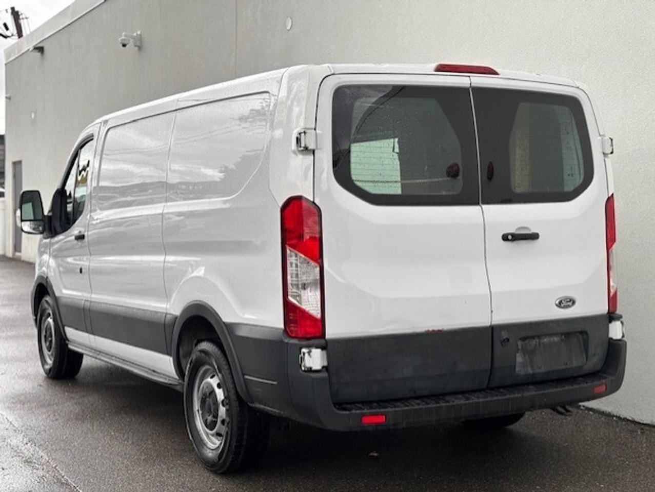 2021 Ford Transit Cargo Van T-150 LOW ROOF **CAMERA-SHELVES-DIVIDER-BLUETOOTH* Photo2