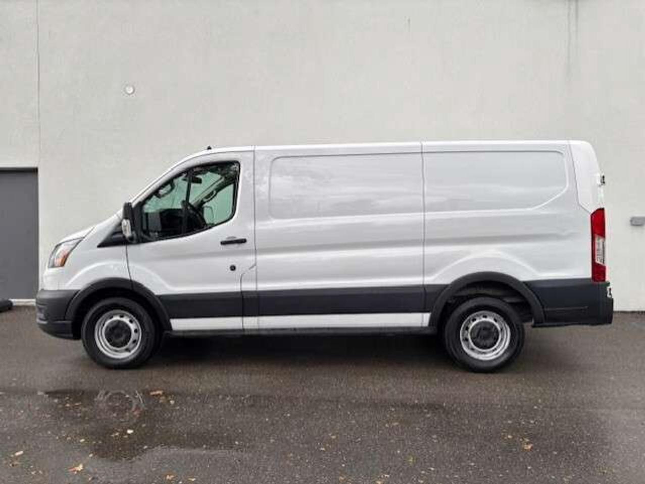 2021 Ford Transit Cargo Van T-150 LOW ROOF **CAMERA-SHELVES-DIVIDER-BLUETOOTH* Photo5