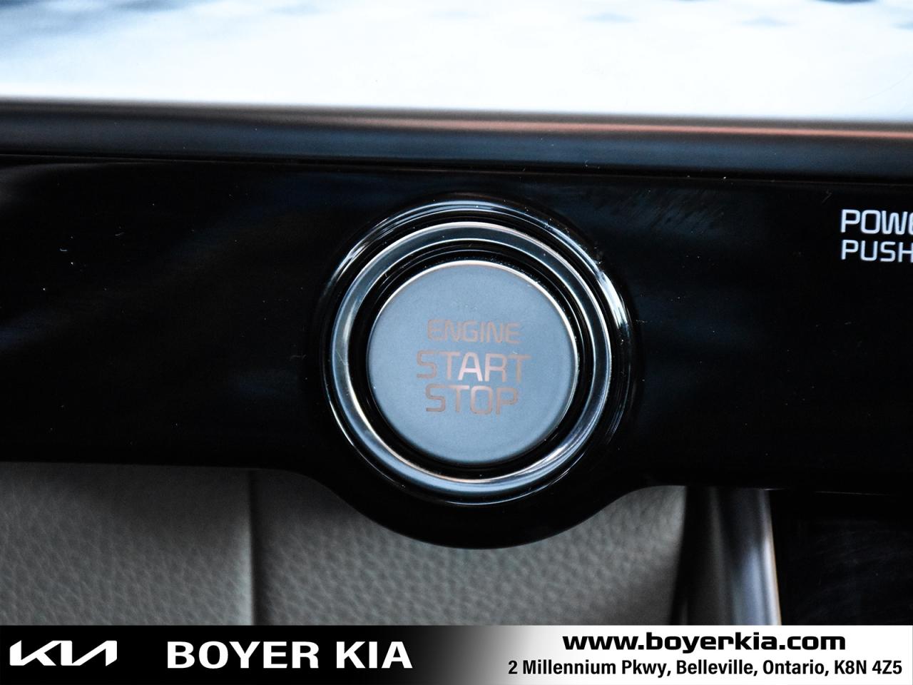 2024 Kia Carnival SX THREE ROW SEATING / SUNROOF Photo