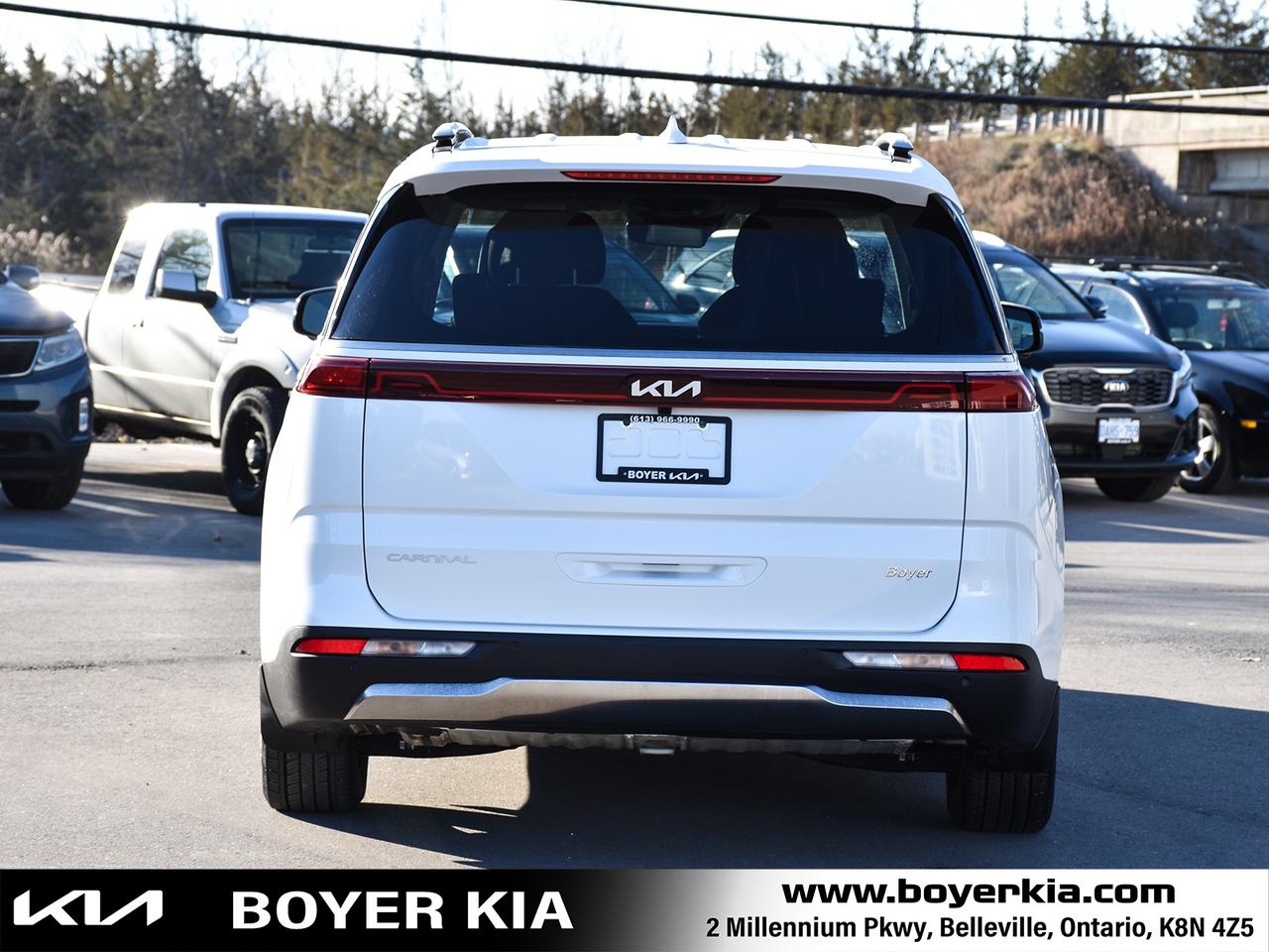 2024 Kia Carnival SX THREE ROW SEATING / SUNROOF Photo