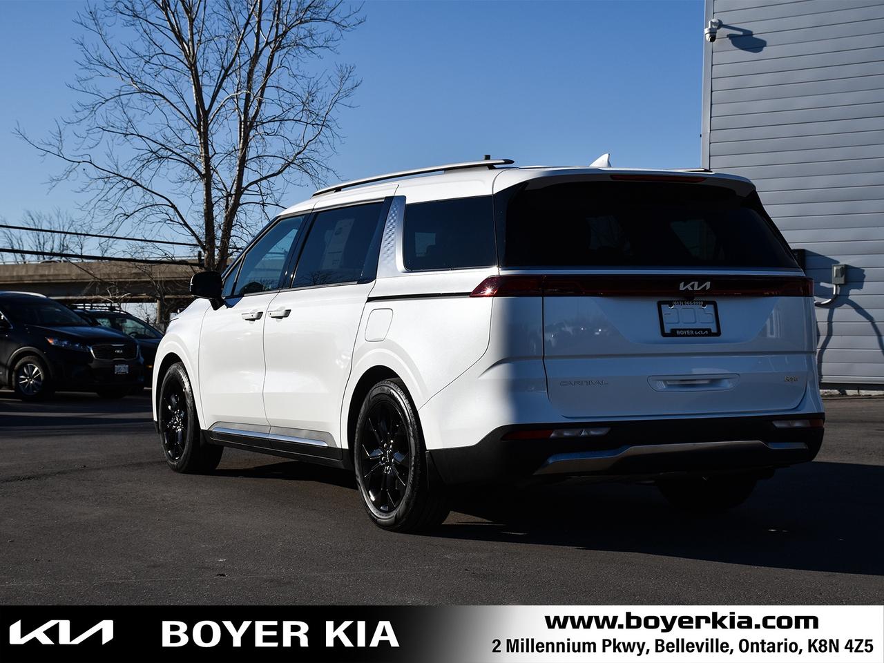 2024 Kia Carnival SX THREE ROW SEATING / SUNROOF Photo3