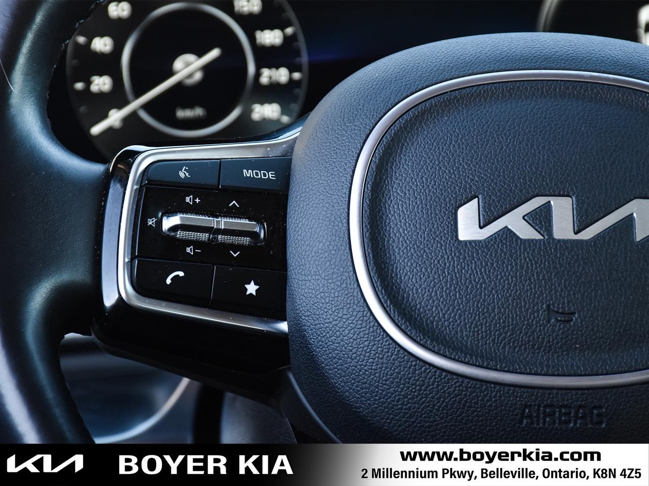 2024 Kia Carnival SX THREE ROW SEATING / SUNROOF Photo