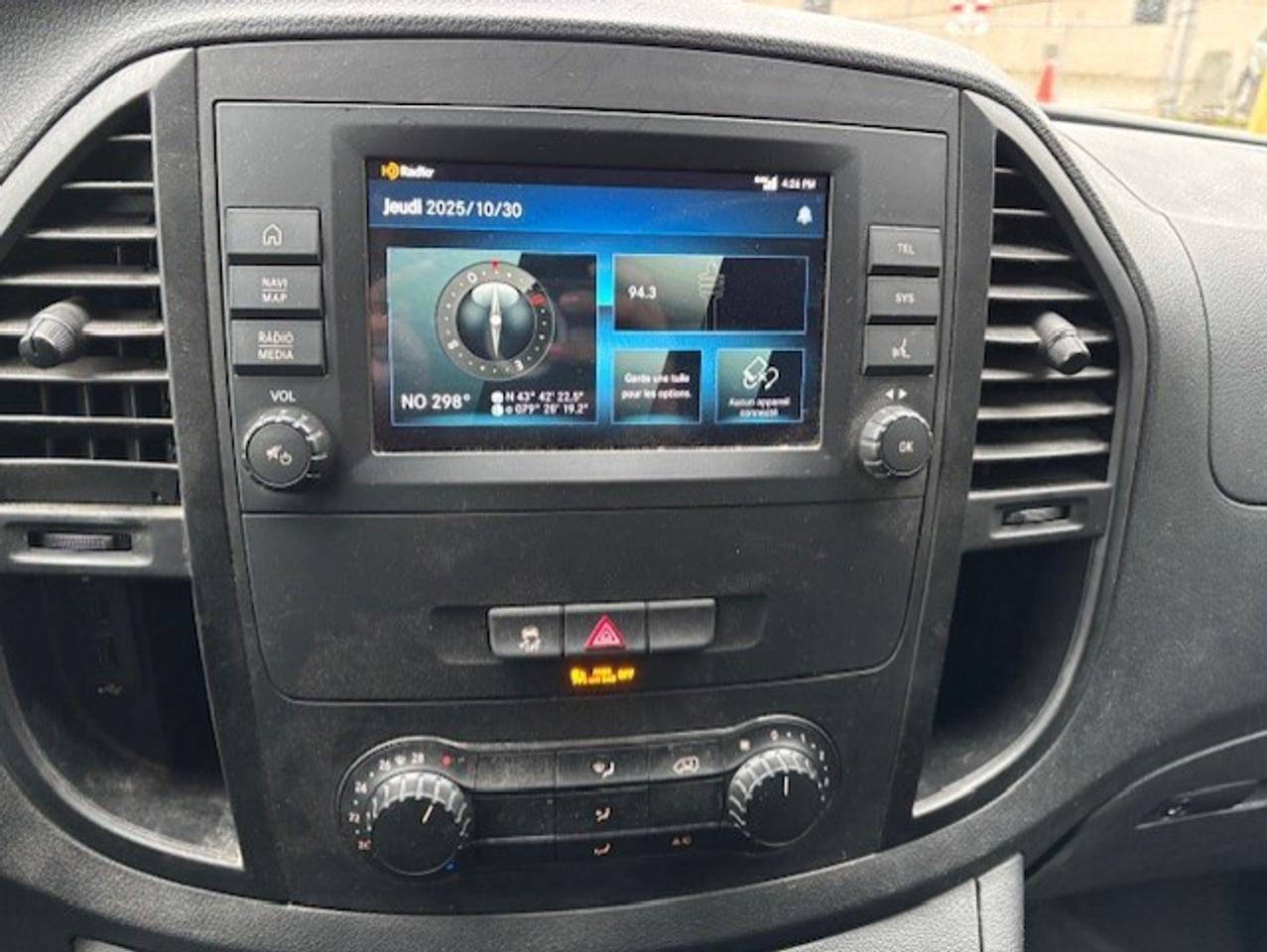 2021 Mercedes-Benz Metris Cargo Van 135 WB-BACK UP CAMERA-BLUETOOTH-NO WINDOWS-CERTIFI Photo