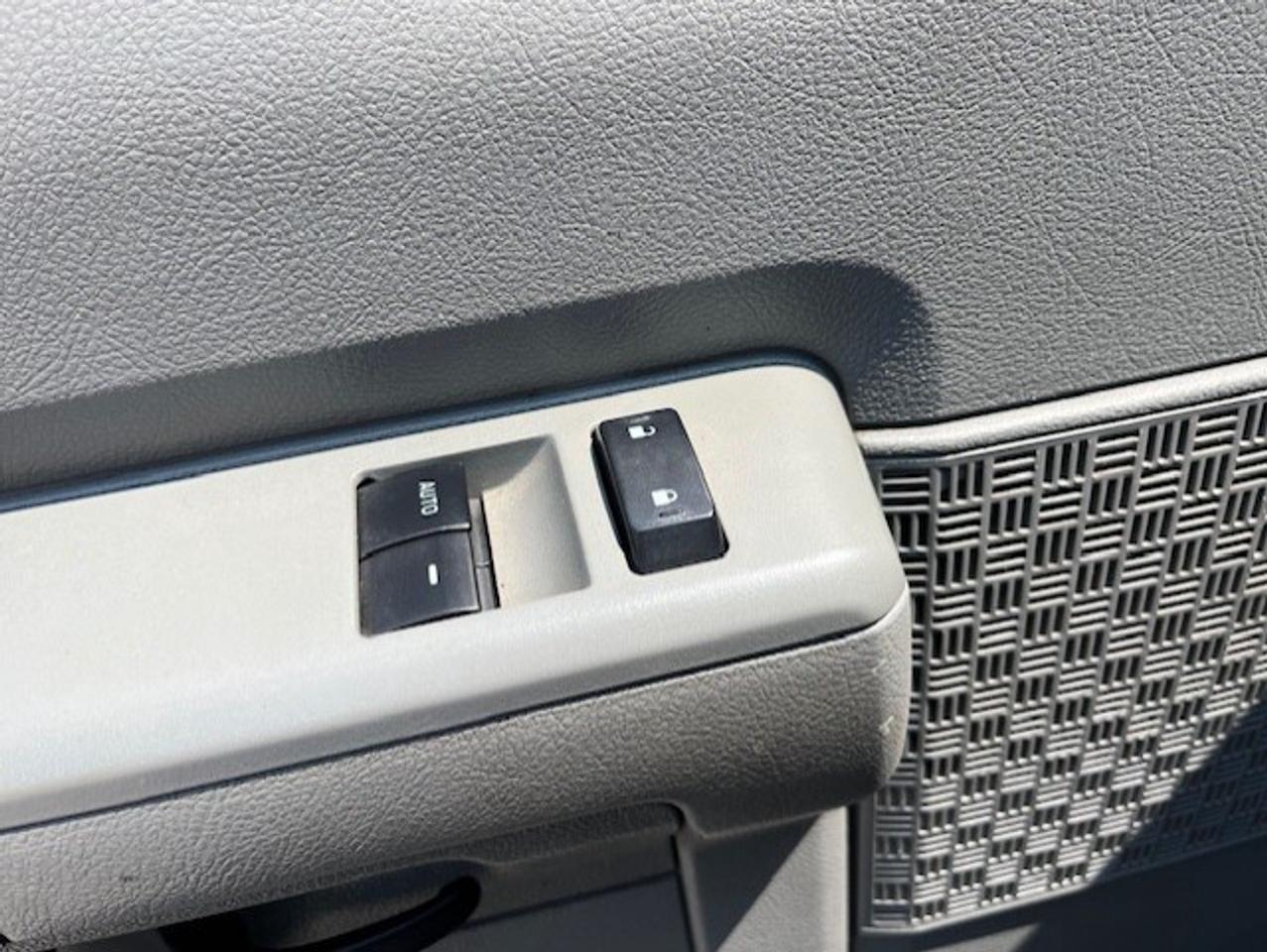 2013 Ford Econoline E-150 XL **5 PASSENGER-CARGO-2 TO CHOOSE FROM** Photo